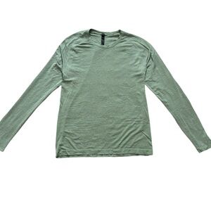 Lulu Lemon green long sleeve workout shirt M